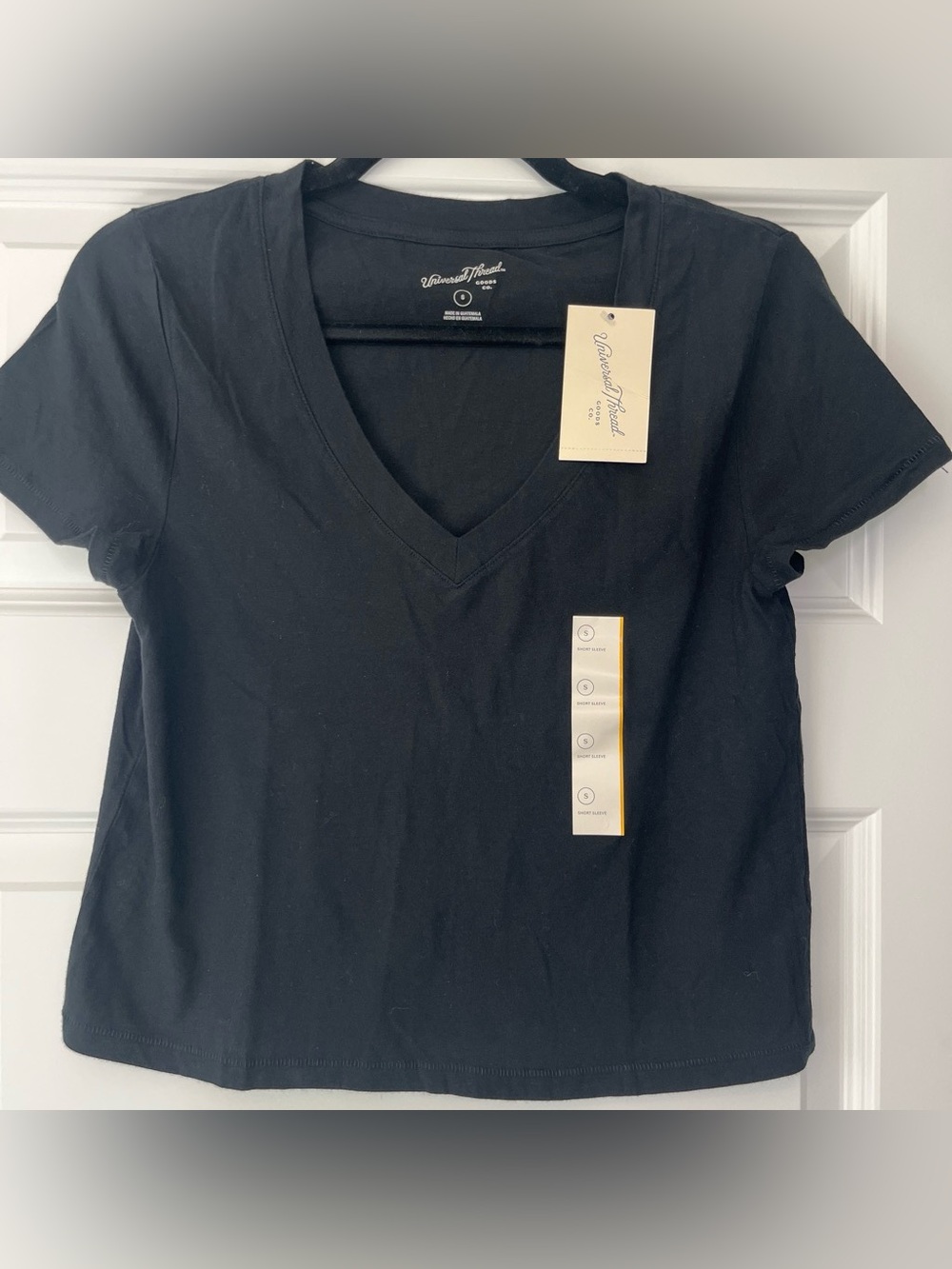 Universal Thread Black V-Neck Short Sleeve Tee semi cropped